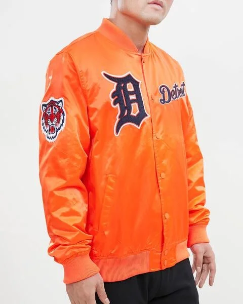 MLB DETROIT TIGERS CHEST HIT MEN'SLOGO SATIN JACKET (ORANGE)