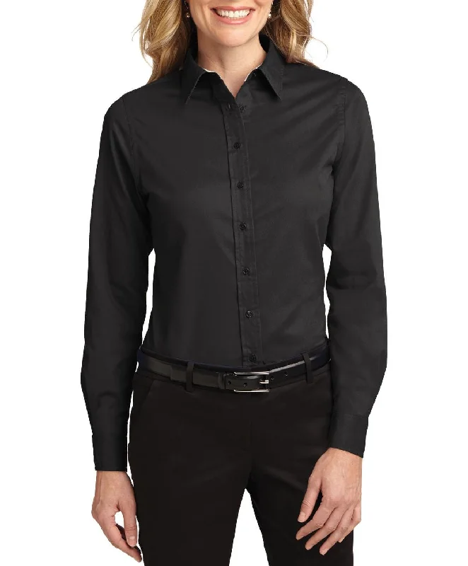 Women's Classic Fit Button Down Work Shirt