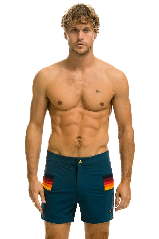 MEN'S HORIZONTAL 5 STRIPE FLEX SHORTS - DEEP OCEAN